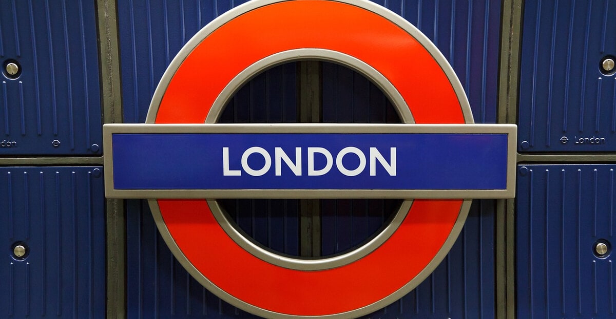 Sign showing 'London' written on it.